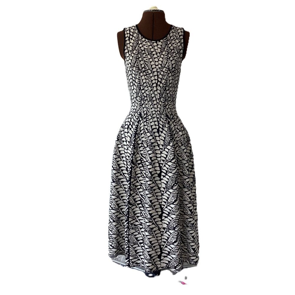 Issa Black and Cream Print Knitted Sleeveless Dress with Bell Skirt
